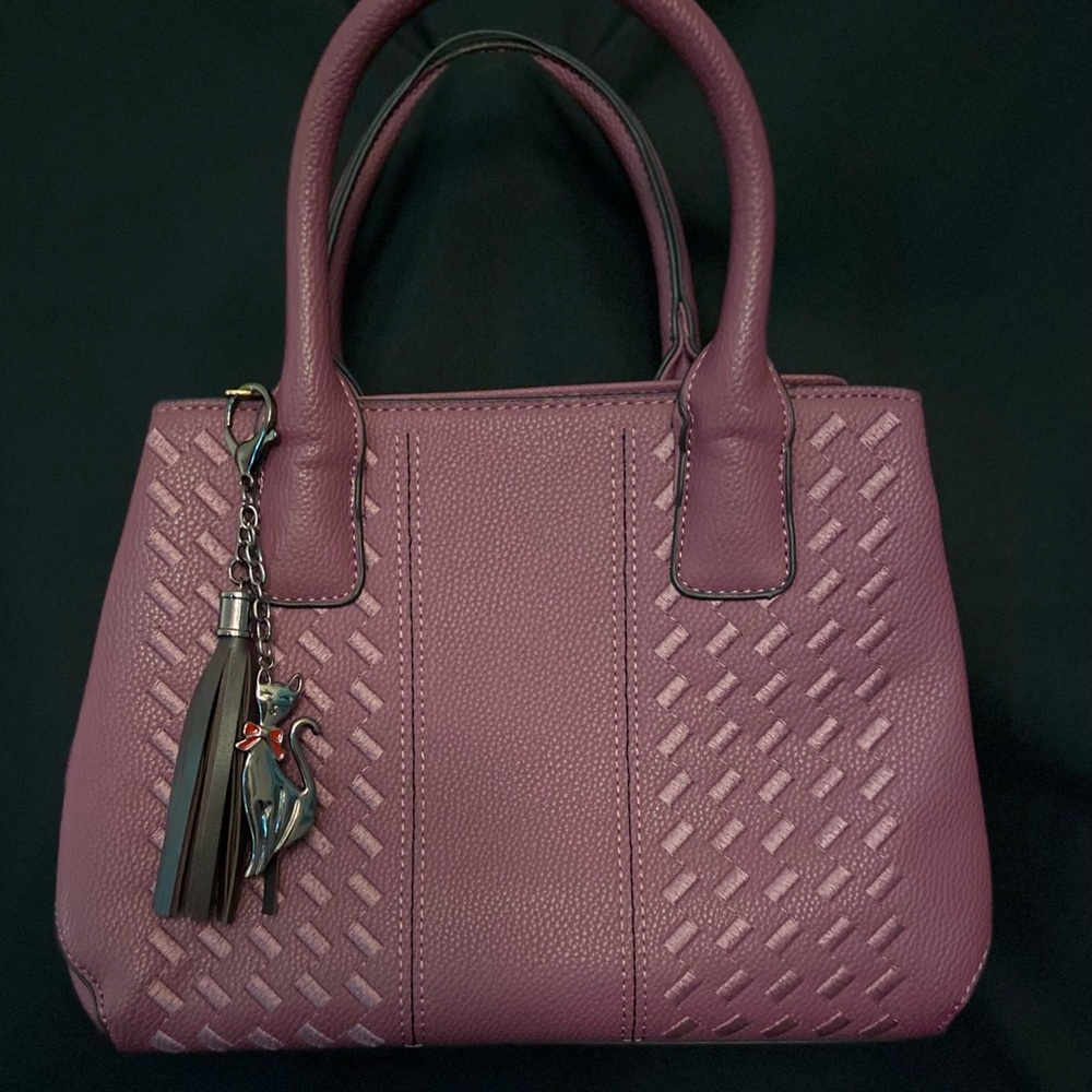 Super cute purple satchel handbag, no name brand.
